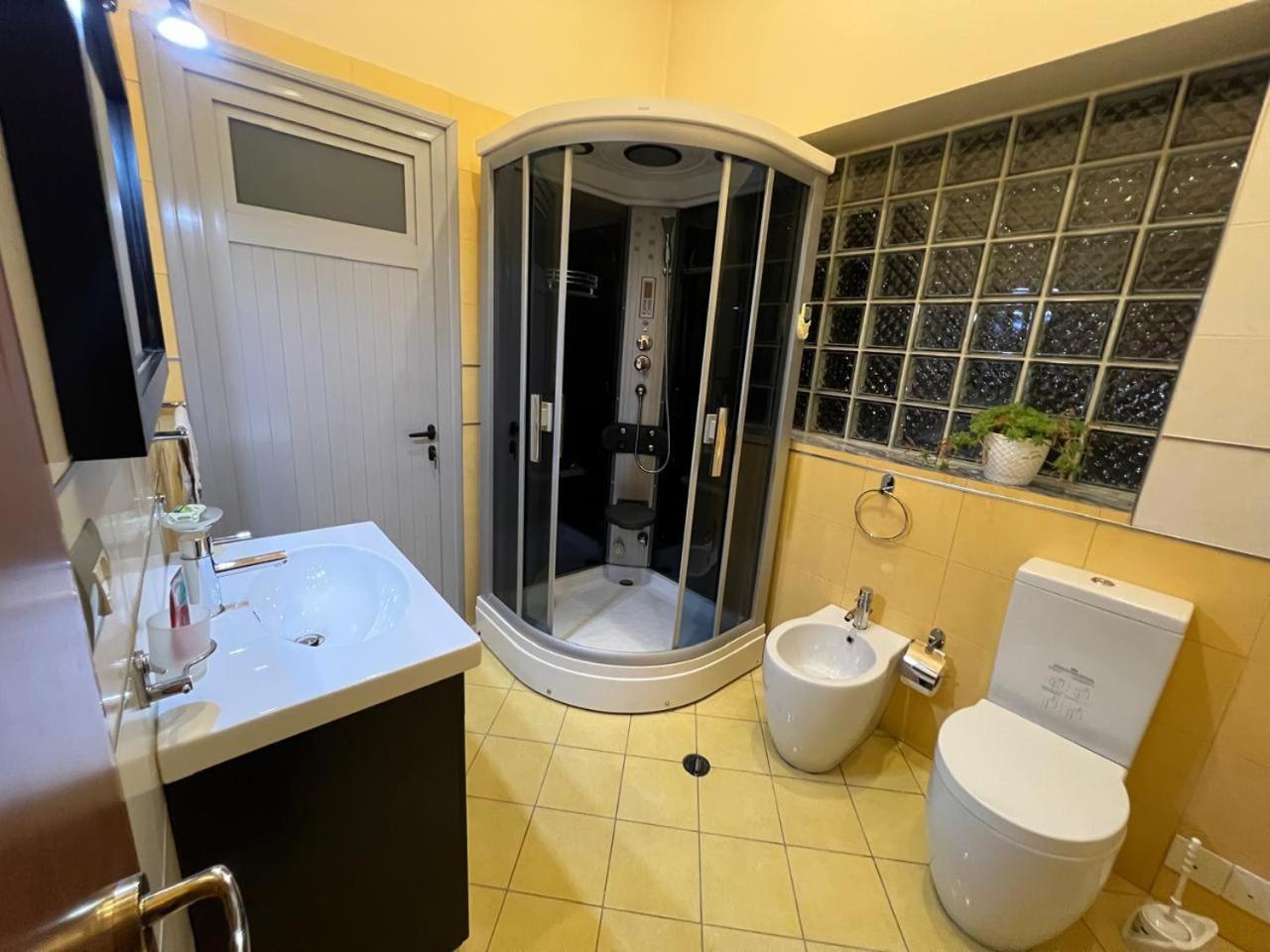 Apartment 189 Tirana Esterno foto
